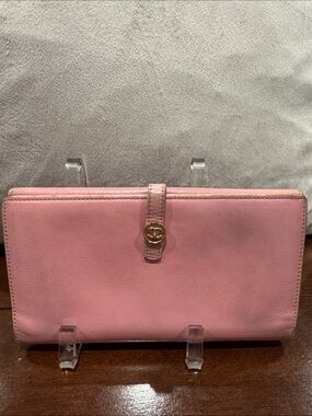 CHANEL Pink Leather Snap Wallet with Gold-Tone CC Accent